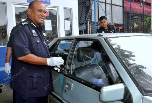 MK02_10062014_KERETA_POLIS