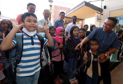 ADLY ZAHARI
