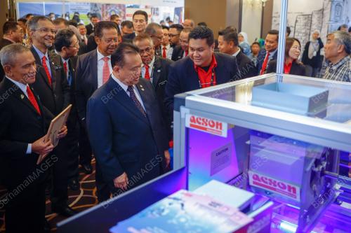DATUK SERI ALEXANDER NANTA LINGGI