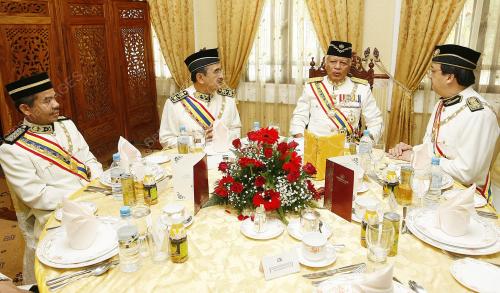 TUN MOHD KHALIL YAAKOB