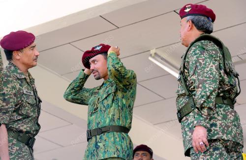MK02_11112013_BRUNEI_BERET