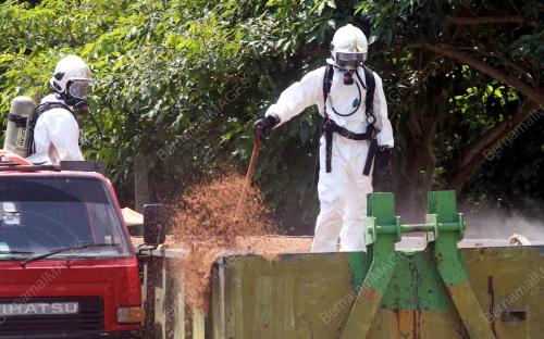 MK02_12012016_BOMBA_HAZMAT