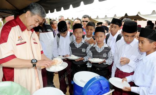 MK02_12102014_ZAHID_MAKANAN