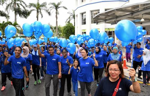 MK02_12112017_WANITA_DAN_DIAETES