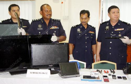 MK02_13022012_POLIS_CURI