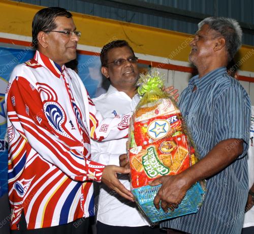 DATUK SERI DR M KAYVEAS