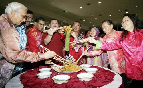 DATUK SERI ALI RUSTAM