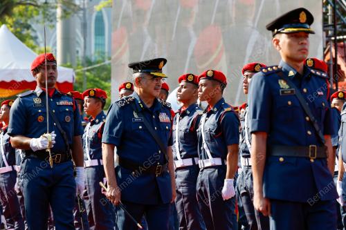 TUN MOHD ALI RUSTAM