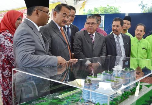 DATUK SERI MOHD ALI RUSTAM