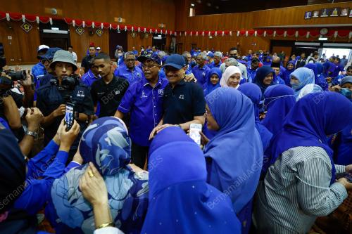 DATUK SERI HISHAMUDDIN TUN HUSSEIN