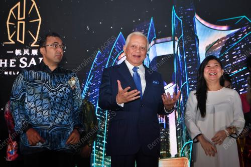 TUN DR MOHD KHALIL YAAKOB