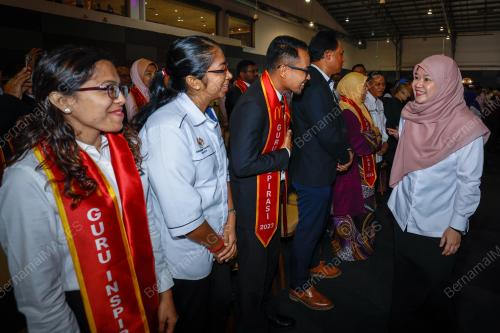 FADHLINA SIDEK