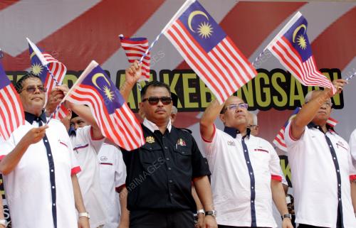 MK02_15082016_KIBAR_BENDERA