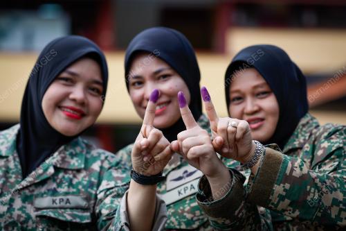 PENGUNDIAN AWAL PRU15