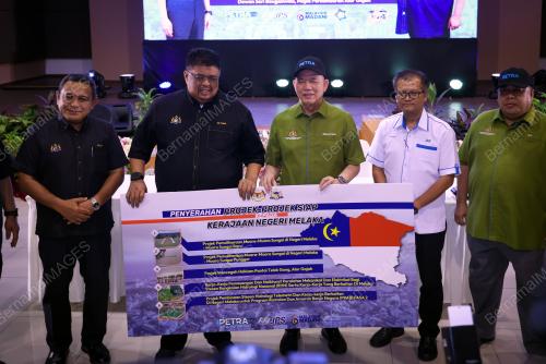 DATUK SERI FADILLAH YUSOF