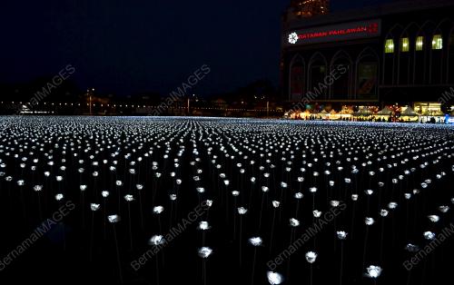 MK02_17122016_PAMERAN_LIGHT_SENSATION