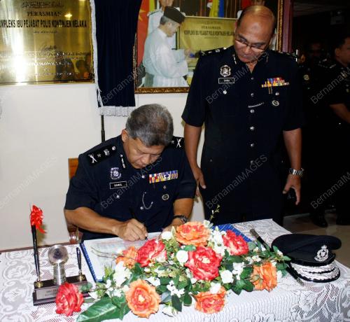 MK02_17012011_BUKU_PELAWAT