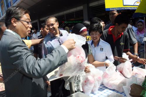 MK02_17022011_AYAM_MYDIN