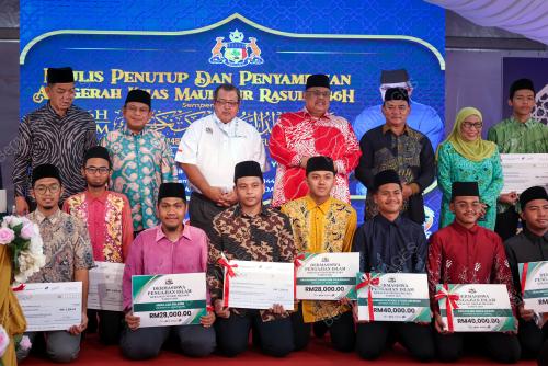 DATUK SERI AB RAUF YUSOF