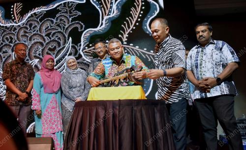 DATUK RAIS YASIN