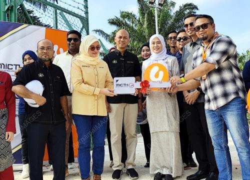 DATUK FAIRUL NIZAM ROSLAN