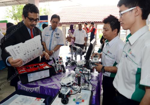 MK02_18092013_SEKOLAH_INOVASI-1