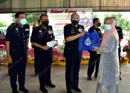 DATUK SERI MAZLAN LAZIM