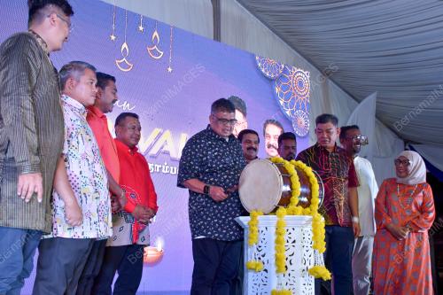 DATUK SERI AB RAUF YUSOH
