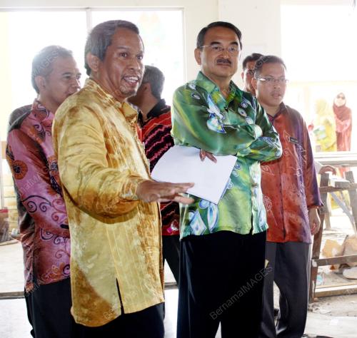 DATUK SERI MOHD ALI RUSTAM