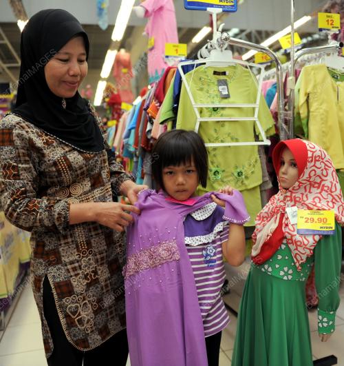 MK02_19072014_SHOPING_RAYA