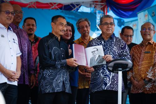 DATUK AARON AGO DAGANG