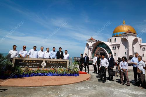 DATUK SERI AB RAUF YUSOH