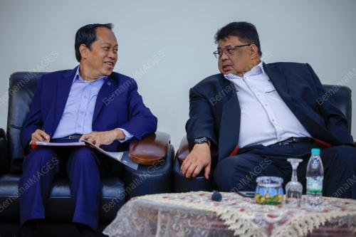 DATUK SERI AHMAD MASLAN