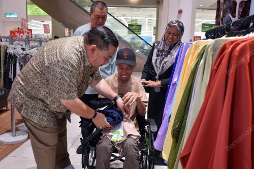 DATUK AKRAMUDDIN ABD AZIZ