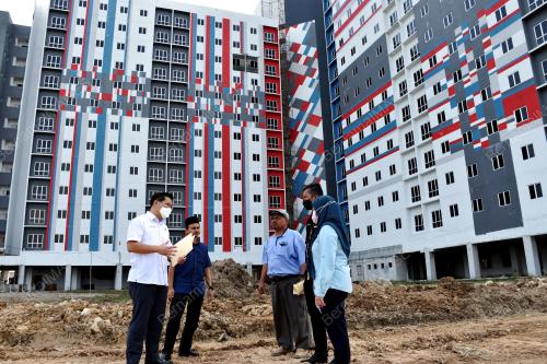 DATUK LIM BAN HONG
