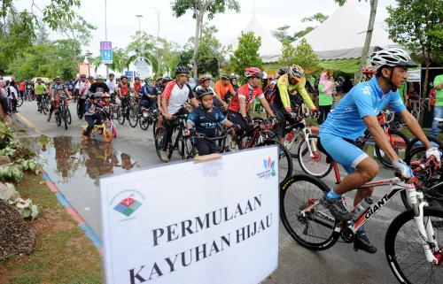 MK02_22102016_HARI_ALAM_SEKITAR
