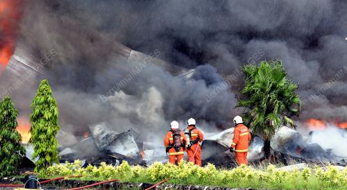 MK02_23052018_TRANFORMER_TERBAKAR