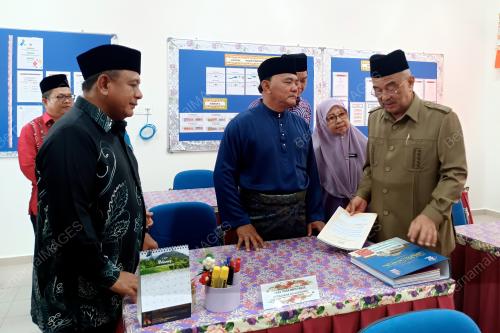 TUN MOHD ALI RUSTAM