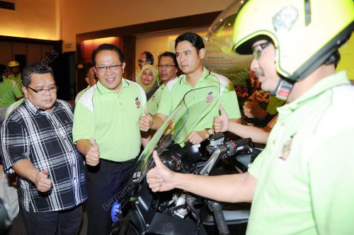 DATUK SERI ISMAIL AHMAD