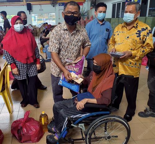 DATUK SERI IDRIS HARON
