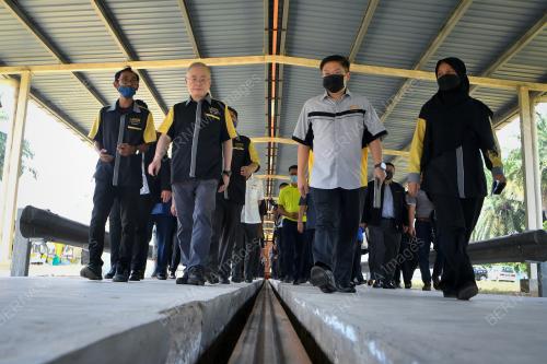 DATUK SERI IR DR WEE KA SIONG