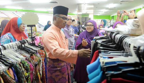 MK02_24072017_BAZAR_WANITA
