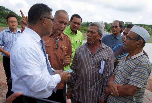 MK02_24112014_BANJIR_SUMBANGAN