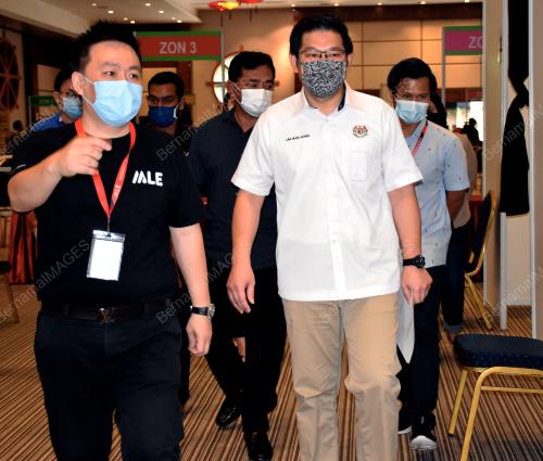 DATUK LIM BAN HONG
