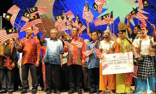 MK02_25092016_PENGKISAHAN