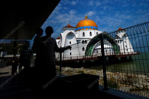 MASJID SELAT MELAKA