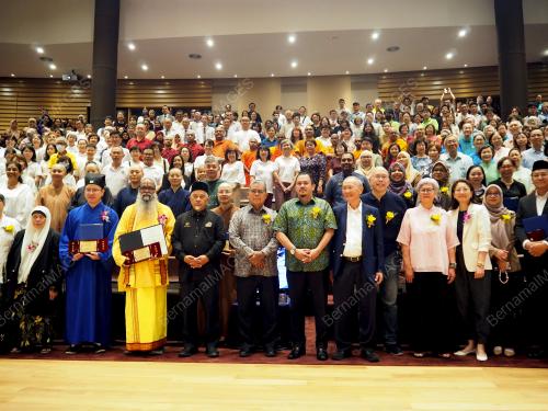 DATUK AARON AGO DAGANG