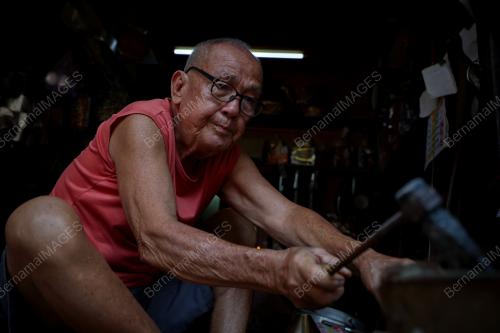 YONG AH KAW