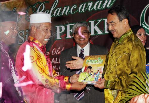 DATUK SERI MOHD ALI RUSTAM