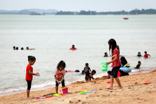 PANTAI PENGKALAN BALAK